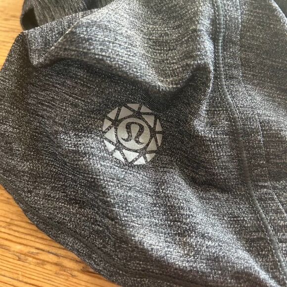 Lululemon 6 (?) Silver Gray Racerback Tank Top Seawheeze - Rare - Picture 9 of 9